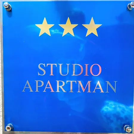 Bruno - With Private Parking