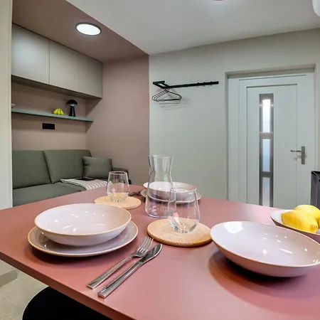 Bruno And Bruna - With Private Parking Apartment *