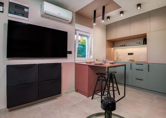 Bruno And Bruna Studio Apartments - With Private Parking Daire Rijeka